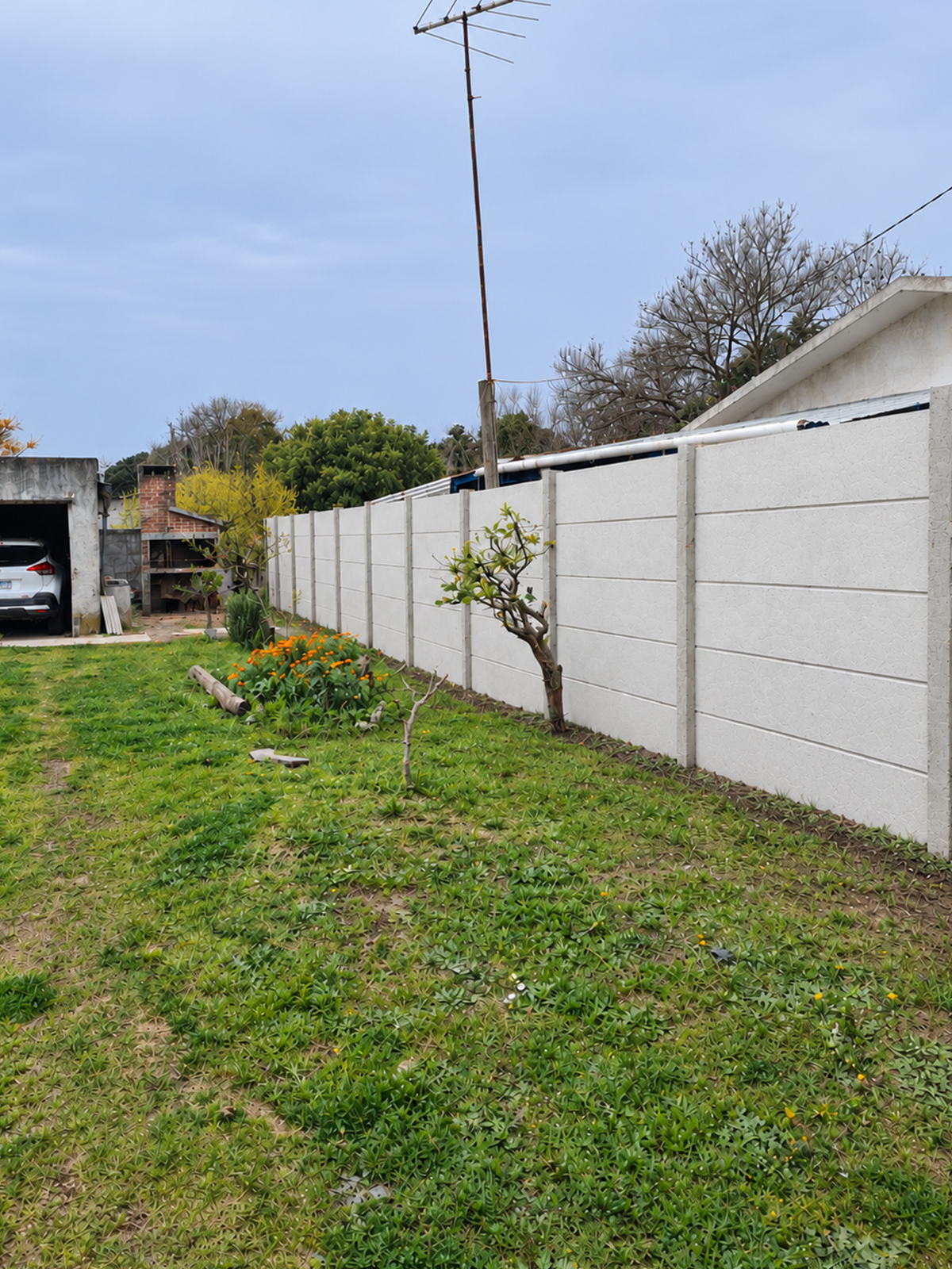 Predio Residencial Santa Lucía - muro premoldeado